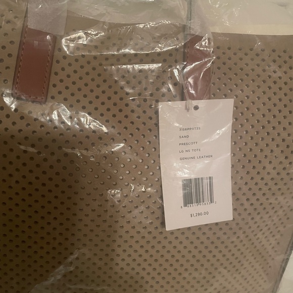 NWT BEAUTIFUL EXCLUSIVE MICHAEL KORS Collection large genuine leather sand tote. - Picture 8 of 9